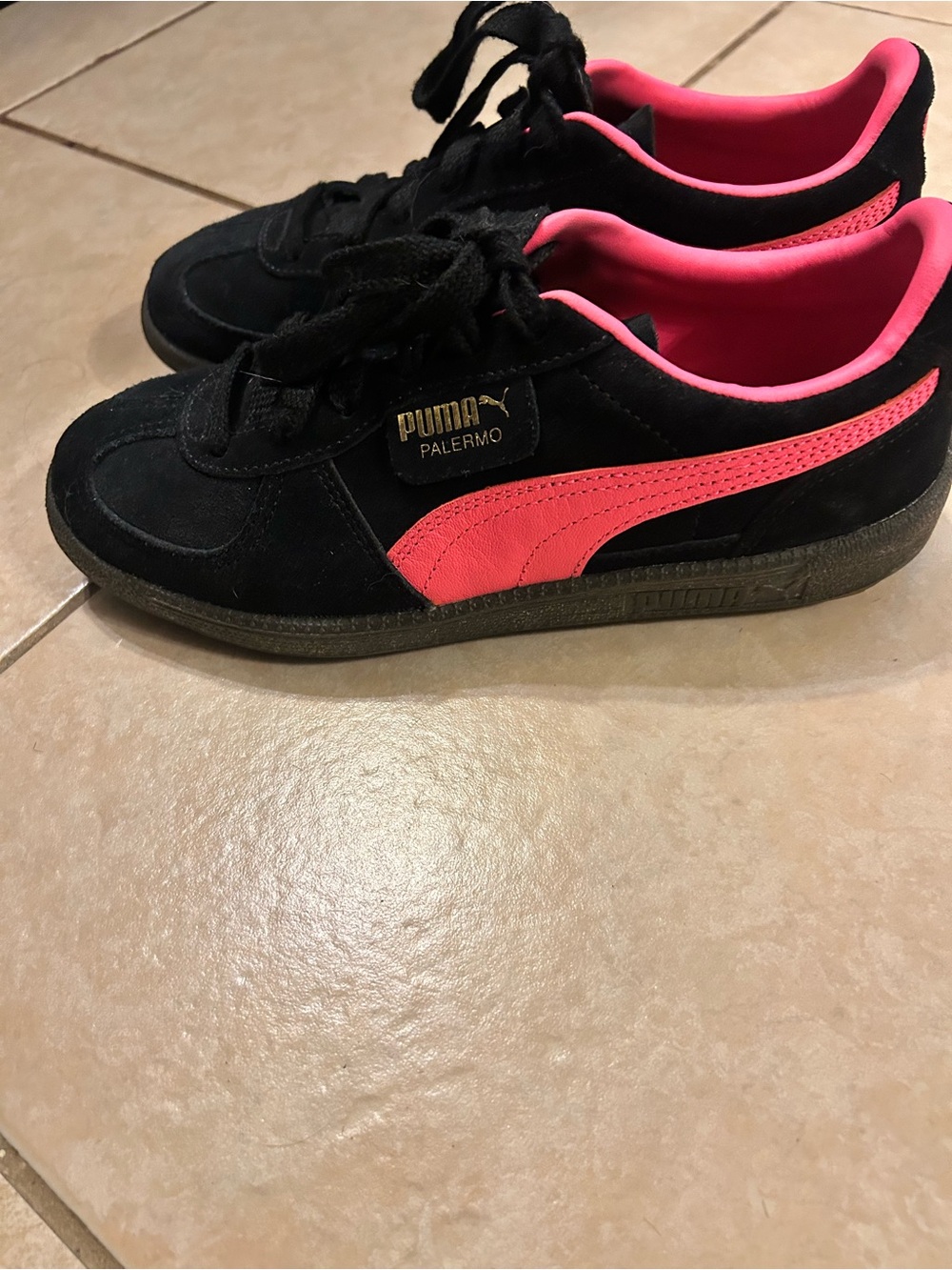 Puma Black Sneakers with Bright Pink Formstrip